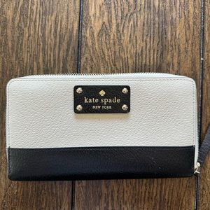 Kate Spade Zippy Wallet